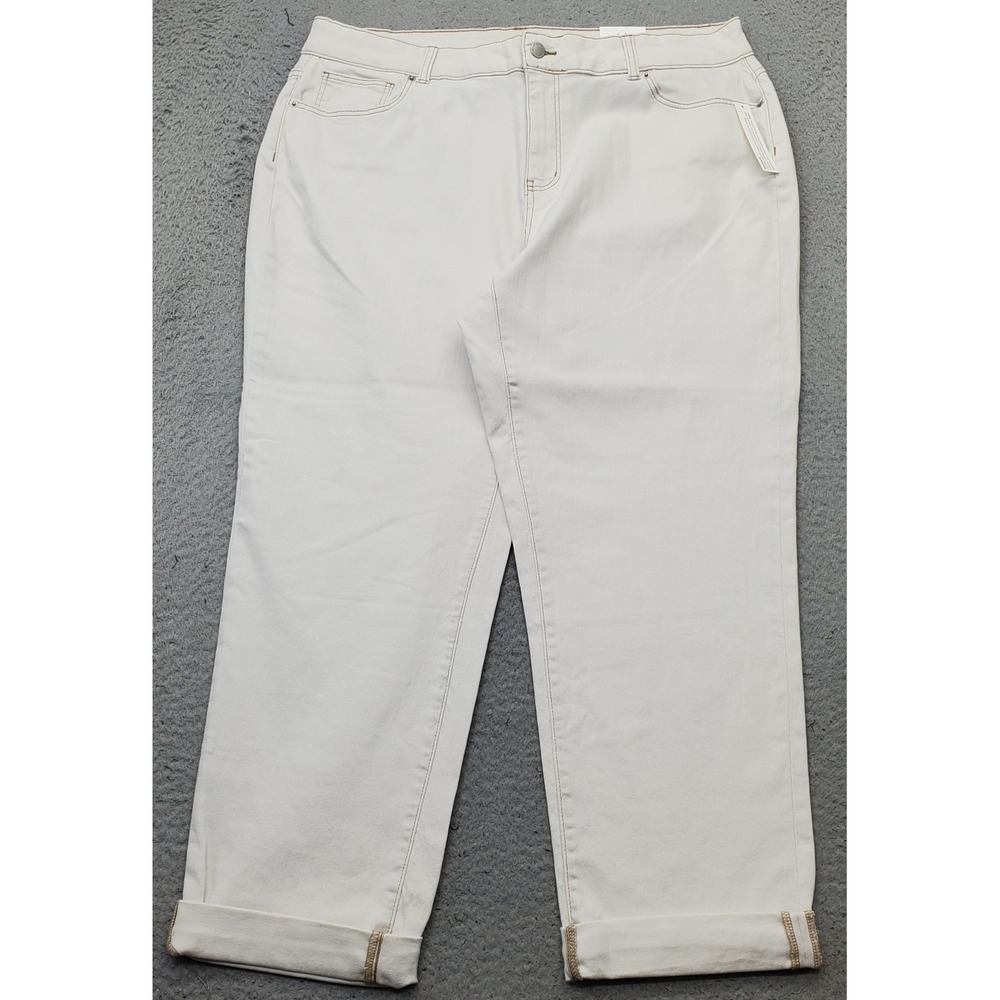 Westport Girlfriend Jeans Women 16 White Denim Signature Fit Mid Rise Cuffed Hem